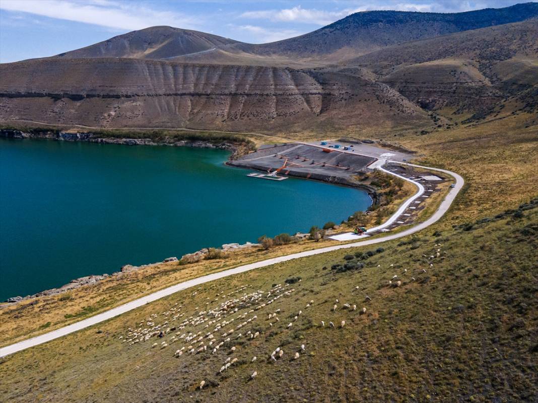 Konya’nın mavi cenneti Acıgöl, tatilcilerin yeni gözdesi 1